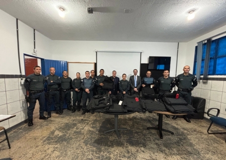 Ministério Público entrega 38 coletes balísticos à Polícia Militar em Fátima do Sul