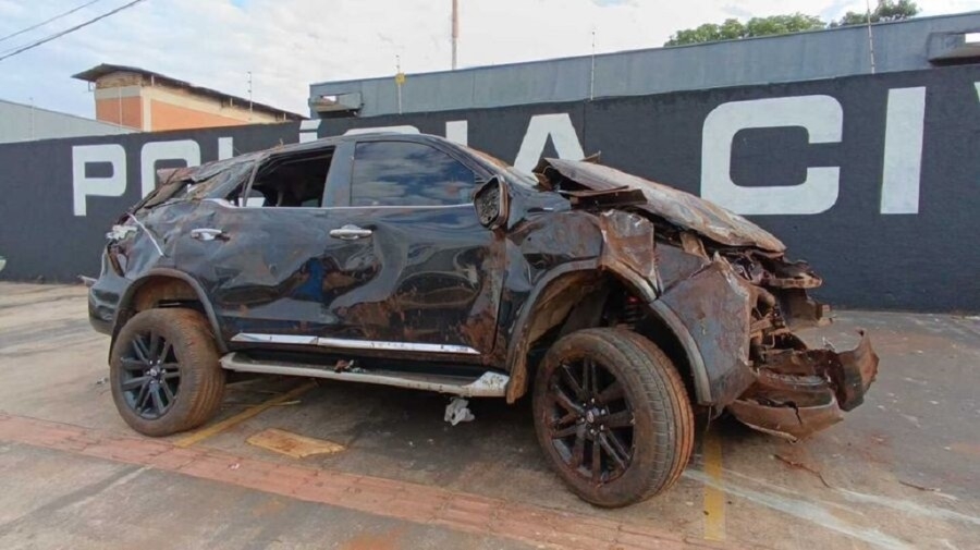 Jovem tenta fugir com perna quebrada e é preso com quase 2 toneladas de maconha em Dourados