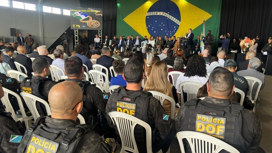 DOF entrega medalha Águia da Fronteira a 32 personalidades