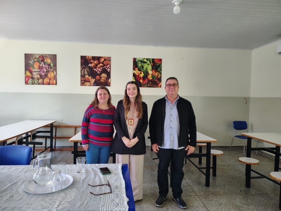 Delegada promove palestra sobre prevenção à violência no namoro em Batayporã
