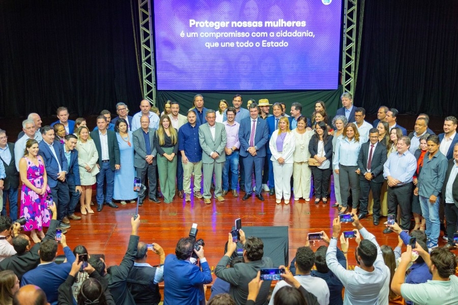 Caravina participa de lançamento do Programa Protege e reforça compromisso com políticas de proteção às mulheres