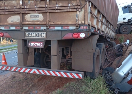 Grave acidente entre carreta e carro deixa uma pessoa morta entre Batayporã e Nova Andradina