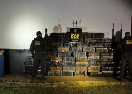 Após perseguição, motorista abandona caminhonete com R$ 3,5 milhões de maconha em Itaquiraí