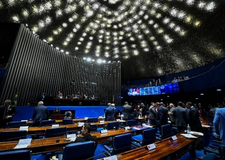 Senado aprova projeto contra adultização de crianças na internet