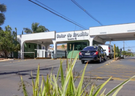 Moraes autoriza Bolsonaro a deixar prisão domiciliar para fazer exames