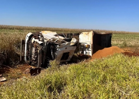 Motorista morre em acidente com carreta na MS-162 entre Sidrolândia e Maracaju