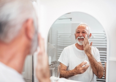Vaidade em alta entre pais 50+ movimenta o setor de beleza masculino