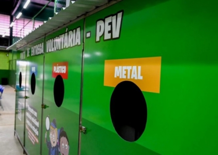 Primeira escola sustentável de MS ganha nova estação de coleta seletiva