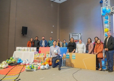 Prefeitura de Nova Andradina investe mais de R$ 500 mil em kits esportivos e literários para escolas municipais
