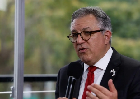 EUA cancelam vistos da filha e da esposa do ministro Alexandre Padilha