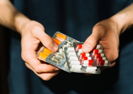 Uso consciente de antibióticos é essencial para preservar sua eficácia