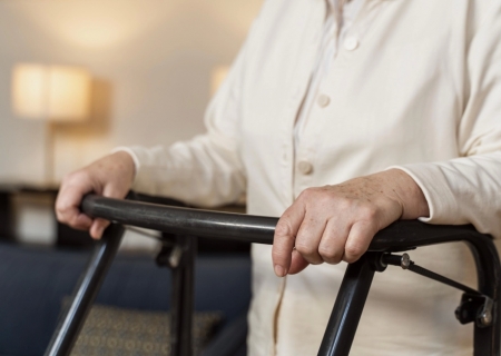 Ministério Público investiga falta de acolhimento a idosos com mobilidade reduzida em Ivinhema