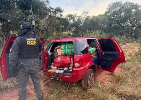 Carro furtado e abandonado com 500 kg de drogas é apreendido pelo DOF em Amambai