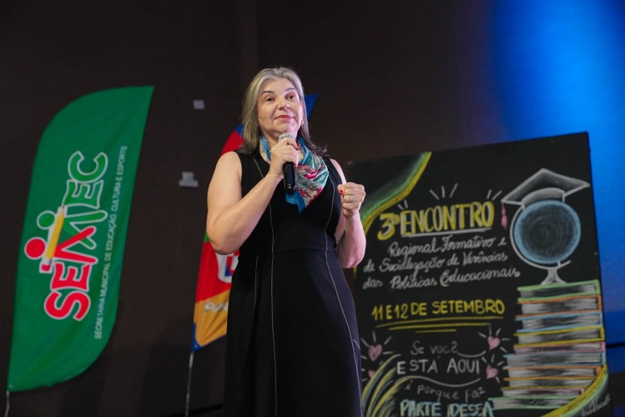 Encontro Regional reúne mais de 800 profissionais da educação para debater estratégias pedagógicas