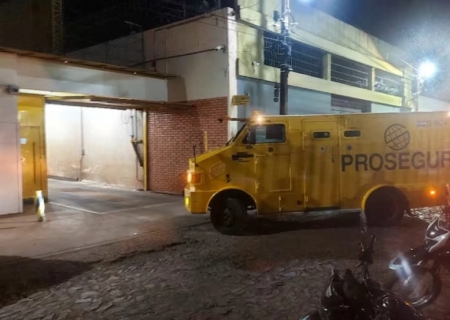 Grupo armado tenta assaltar carro-forte no Paraguai