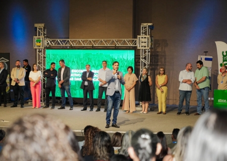 Encontro Regional reúne mais de 800 profissionais da educação para debater estratégias pedagógicas