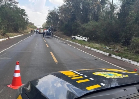 Criança morre após cadeirinha ser ejetada de carro em acidente no Paraná