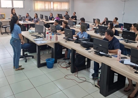 Semec mobiliza educadores para implantação da Educação Digital
