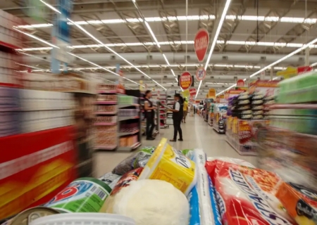 Apesar dos juros, consumo das famílias foi motor da economia no 2º trimestre