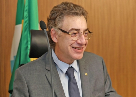 Aprovado em 2ª discussão, projeto de Neno Razuk amplia direitos de pessoas com TEA em MS