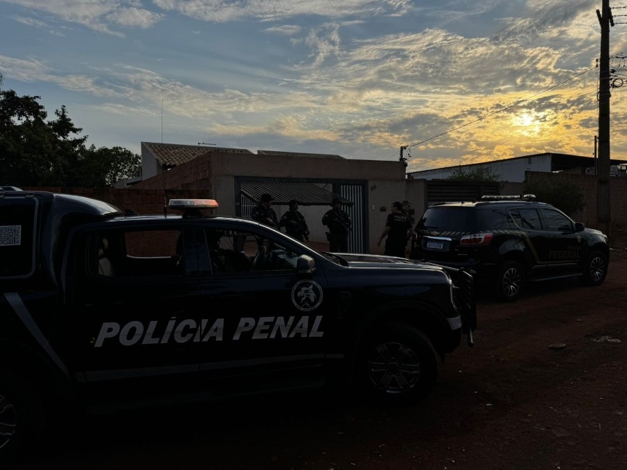 Grupo que usava caminhonetes clonadas para contrabandear drogas e munições é alvo da Polícia Federal em MS