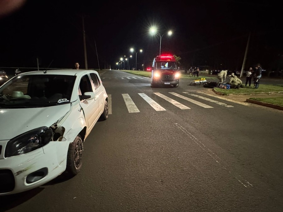Colisão entre carro e motoneta deixa motociclista ferido no Jardim Universitário