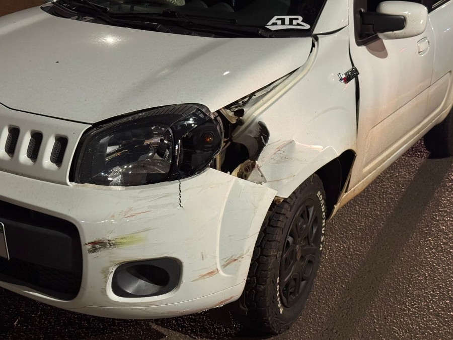 Colisão entre carro e motoneta deixa motociclista ferido no Jardim Universitário