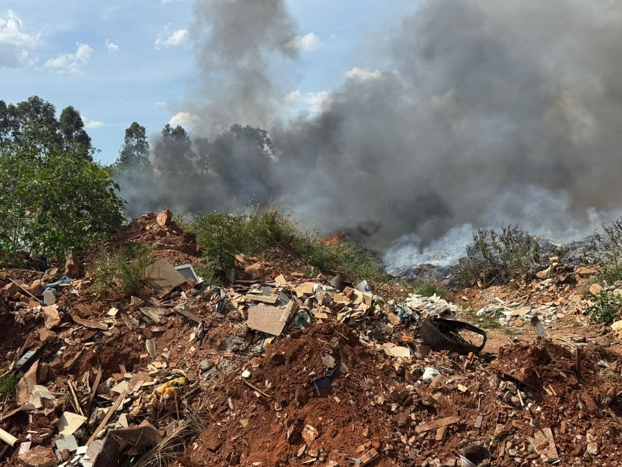 Incêndio de grandes proporções atinge Ecoponto da Prefeitura em Nova Andradina