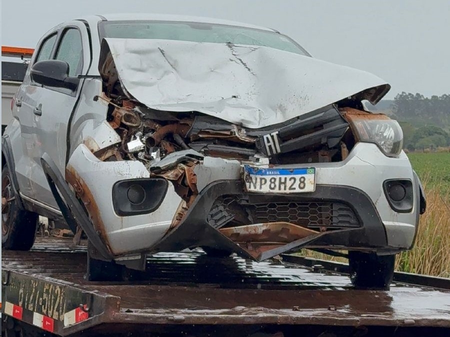 Colisão frontal entre micro-ônibus e carro deixa feridos na MS-276, em Batayporã