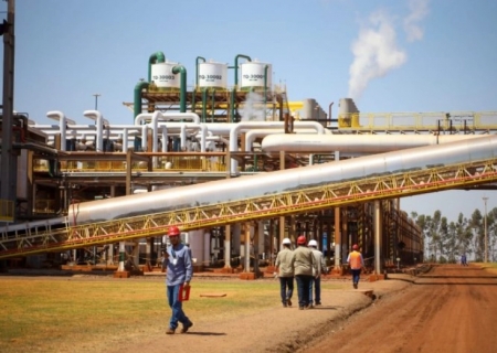 Mato Grosso do Sul cria 1,3 mil empregos formais em setembro, impulsionado pela Construção e Indústria