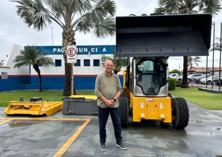Taquarussu adquire mini carregadeira Bobcat para reforçar serviços urbanos