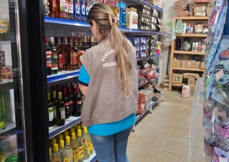 Vigilância Sanitária intensifica fiscalização em comércios de bebidas em Taquarussu