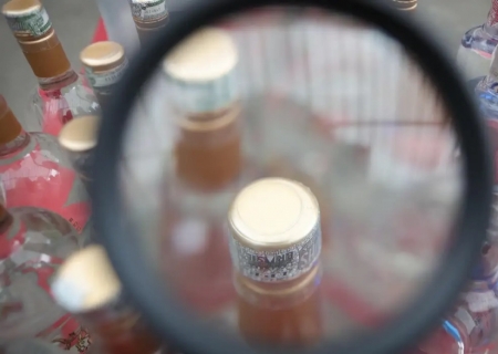 Casos de intoxicação por metanol sobem para 36 no Brasil; sete mortes confirmadas