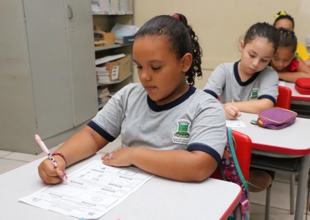 Escolas municipais terão expediente normal na segunda-feira (27)