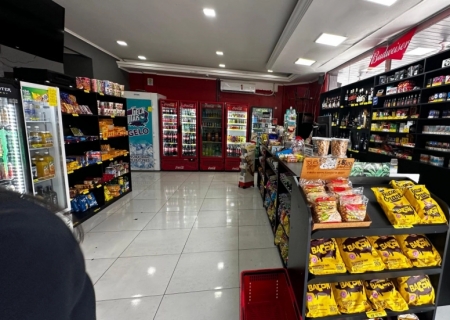 Polícia prende comerciante por venda de cigarros eletrônicos e produtos impróprios em Campo Grande