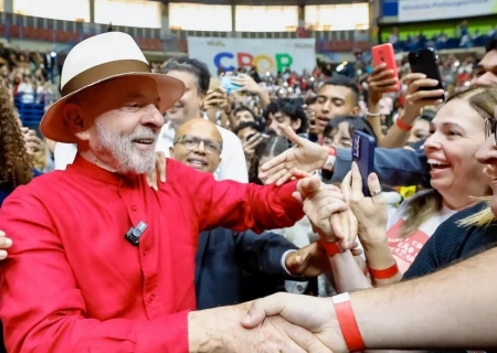 Lula defende América Latina independente contra “fala grossa” externa