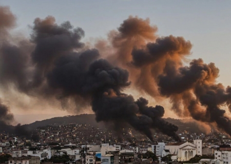 Maior operação da história do Rio de Janeiro deixa 64 mortos no Complexo do Alemão