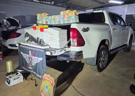 Polícia apreende R$ 1,7 milhão, 88 kg de cocaína e fuzil em operação conjunta em Ponta Porã