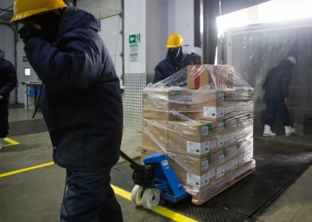 Brasil recebe lote de medicamento para tratar câncer de mama no SUS