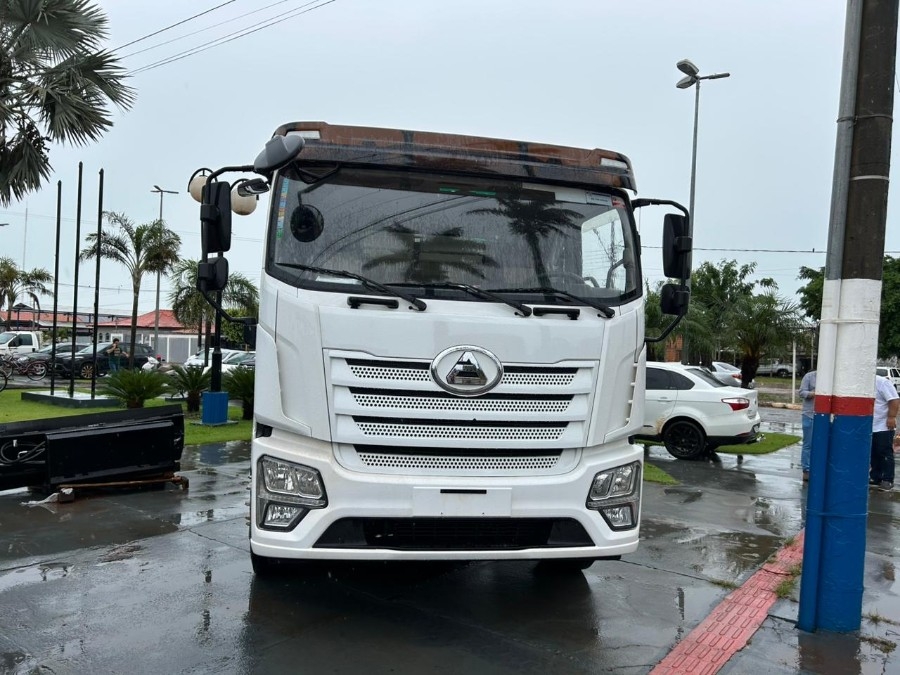 Taquarussu adquire novo caminhão de coleta de lixo com investimento de R$ 553 mil em recursos próprios