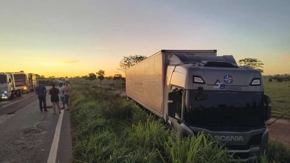 Colisão frontal na MS-040 mata mulher e deixa marido ferido na região de Santa Rita do Pardo
