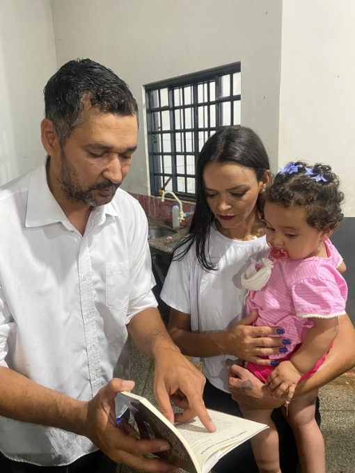 Escritor Eusvaldo Rocha lança seu quinto livro em noite de celebração cultural em Batayporã