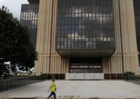 Estimativas do mercado para inflação e PIB permanecem estáveis