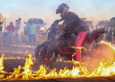 Equipe nova-andradinense “Domínio Vertical” promete adrenalina e espetáculo no Motorcycle 2025 em Ponta Porã