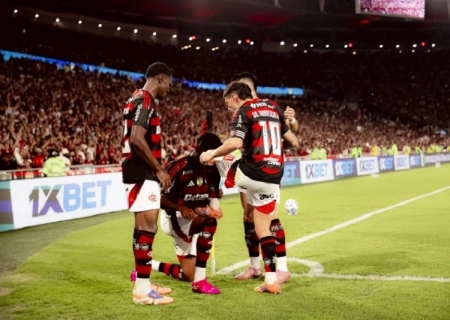 Flamengo domina o Bragantino, vence por 3 a 0 e dispara na liderança do Brasileirão