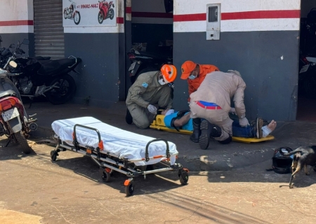Motociclista fica ferido em colisão com carro em cruzamento de Nova Andradina