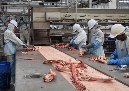 Indústria de MS criou mais de 1.250 vagas de emprego em setembro