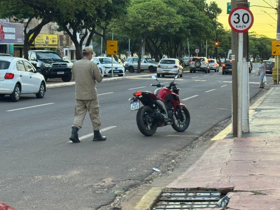 Colisão entre moto e bicicleta deixa ciclista ferido em Nova Andradina