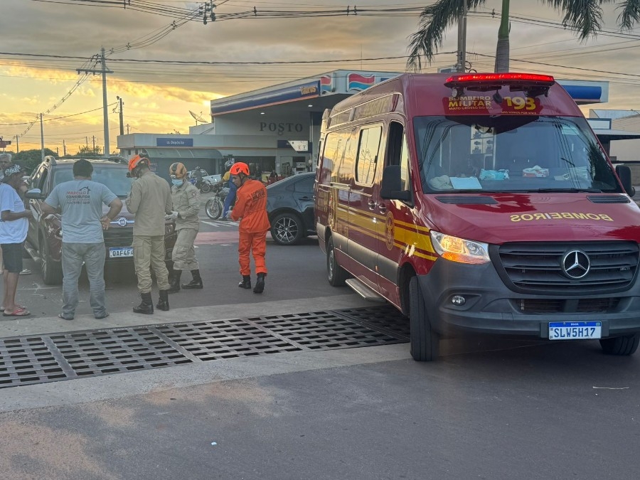 Motociclista fica ferido após ser atingido por picape em cruzamento de Nova Andradina