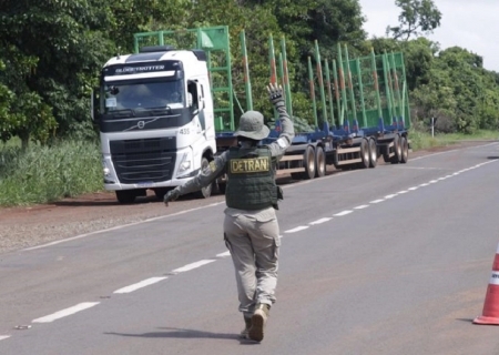 Detran e Polícia Militar Rodoviária Estadual participam de ação de segurança nas estradas